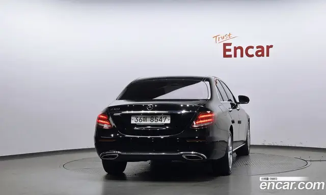Mercedes-Benz E-Class 2018 2.0 автомат (гидро), миниатюра 4