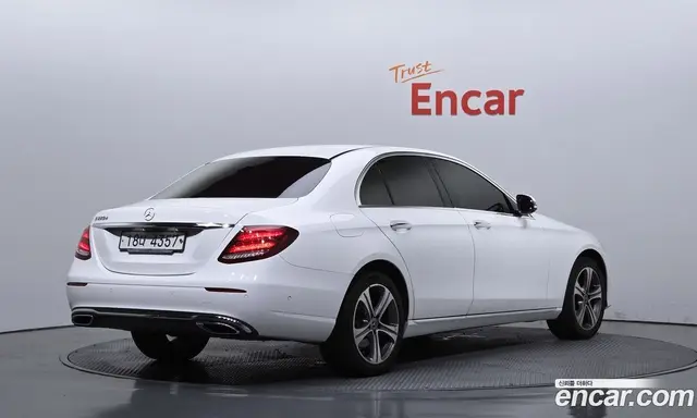 Mercedes-Benz E-Class 2019 1.9 автомат (гидро), миниатюра 2