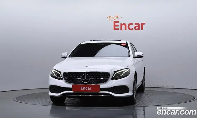 Mercedes-Benz E-Class 2019 1.9 автомат (гидро), миниатюра 3