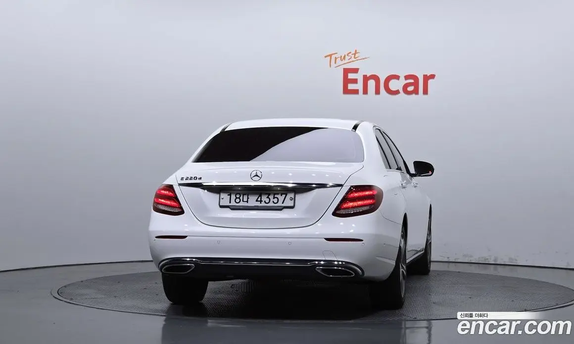 Mercedes-Benz E-Class 2019 1.9 автомат (гидро), фото 4