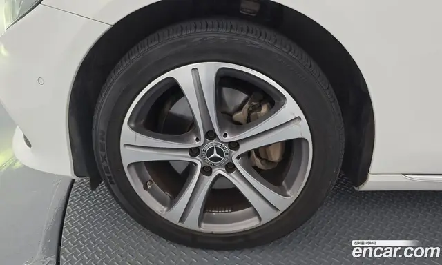 Mercedes-Benz E-Class 2019 1.9 автомат (гидро), миниатюра 5