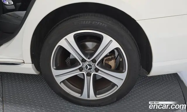 Mercedes-Benz E-Class 2019 1.9 автомат (гидро), миниатюра 7