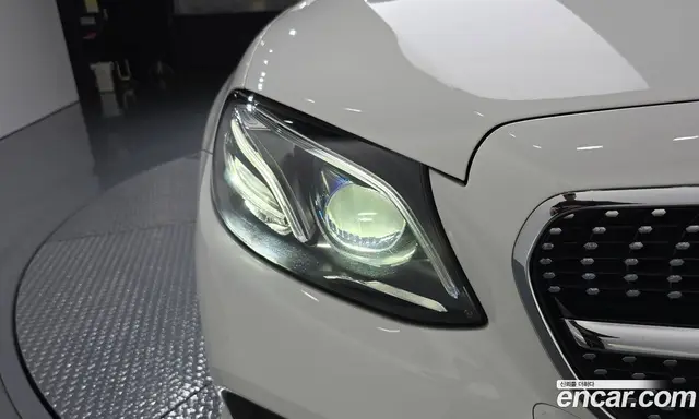 Mercedes-Benz E-Class 2019 1.9 автомат (гидро), миниатюра 8