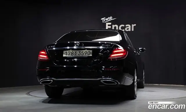 Mercedes-Benz E-Class 2020 2.0 автомат (гидро), миниатюра 4