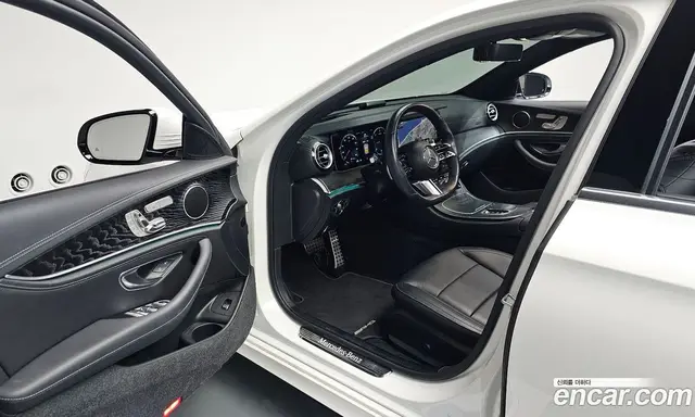 Mercedes-Benz E-Class 2020 1.9 автомат (гидро), миниатюра 12