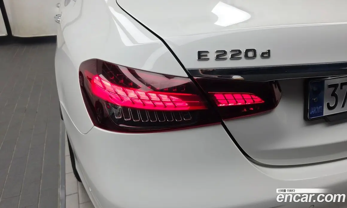 Mercedes-Benz E-Class 2021 1.9 автомат (гидро), фото 9 Mercedes-Benz E-Class 2021 1.9 автомат (гидро), фото 9