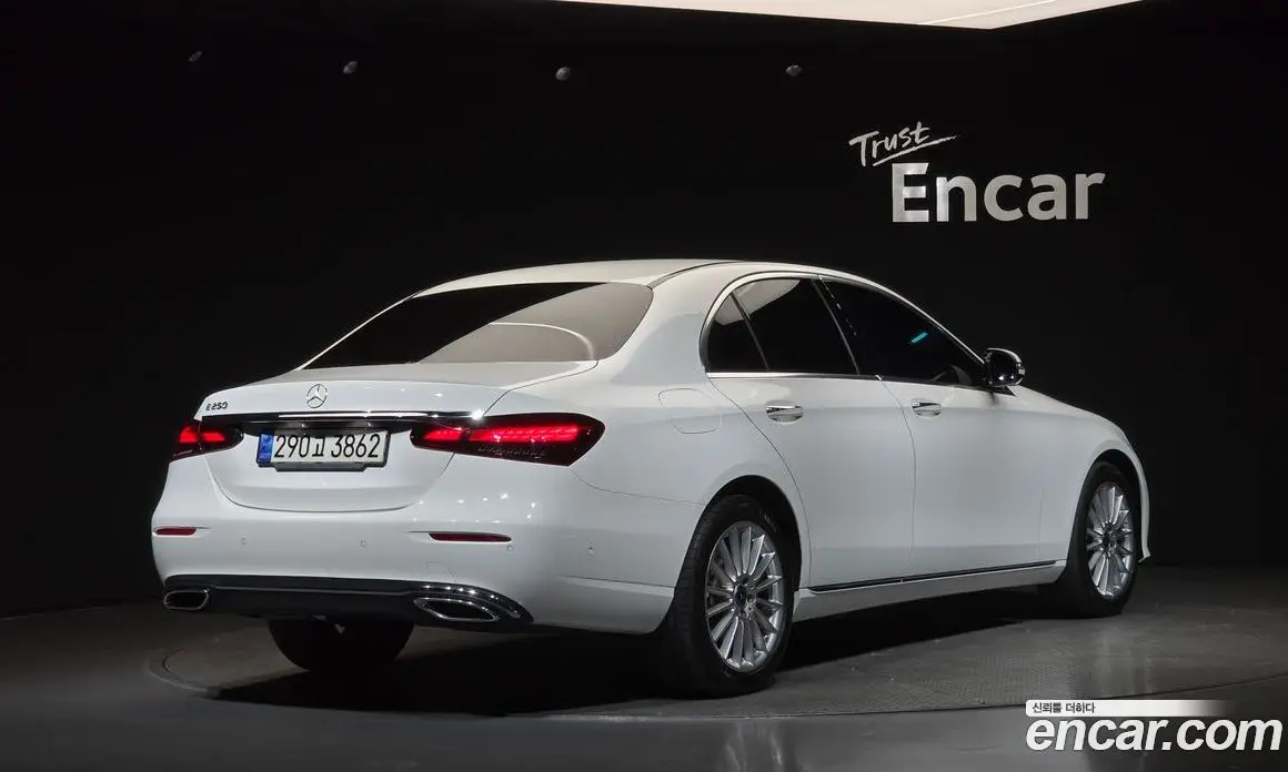 Mercedes-Benz E-Class 2022 2.0 автомат (гидро), фото 2 Mercedes-Benz E-Class 2022 2.0 автомат (гидро), фото 2