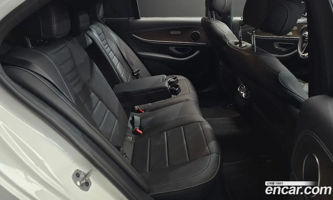 Mercedes-Benz E-Class 2022 2.0 автомат (гидро), фото 18 Mercedes-Benz E-Class 2022 2.0 автомат (гидро), фото 18