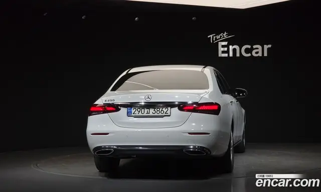 Mercedes-Benz E-Class 2022 2.0 автомат (гидро), миниатюра 4 Mercedes-Benz E-Class 2022 2.0 автомат (гидро), миниатюра 4