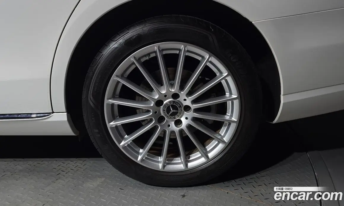 Mercedes-Benz E-Class 2022 2.0 автомат (гидро), фото 7 Mercedes-Benz E-Class 2022 2.0 автомат (гидро), фото 7