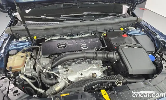 Mercedes-Benz GLB-Class 2021 2.0 автомат (гидро), миниатюра 6