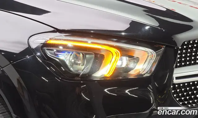 Mercedes-Benz GLE-Class 2023 3.0 автомат (гидро), миниатюра 8