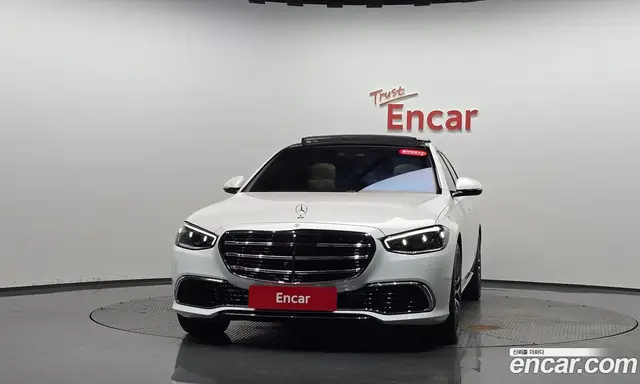 Mercedes-Benz S-Class 2024 4.0 автомат (гидро), миниатюра 2