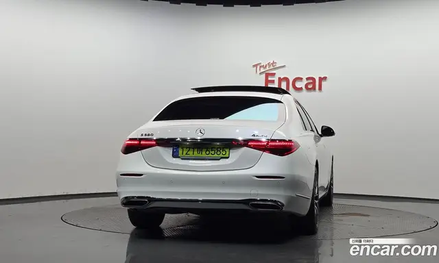 Mercedes-Benz S-Class 2024 4.0 автомат (гидро), миниатюра 3