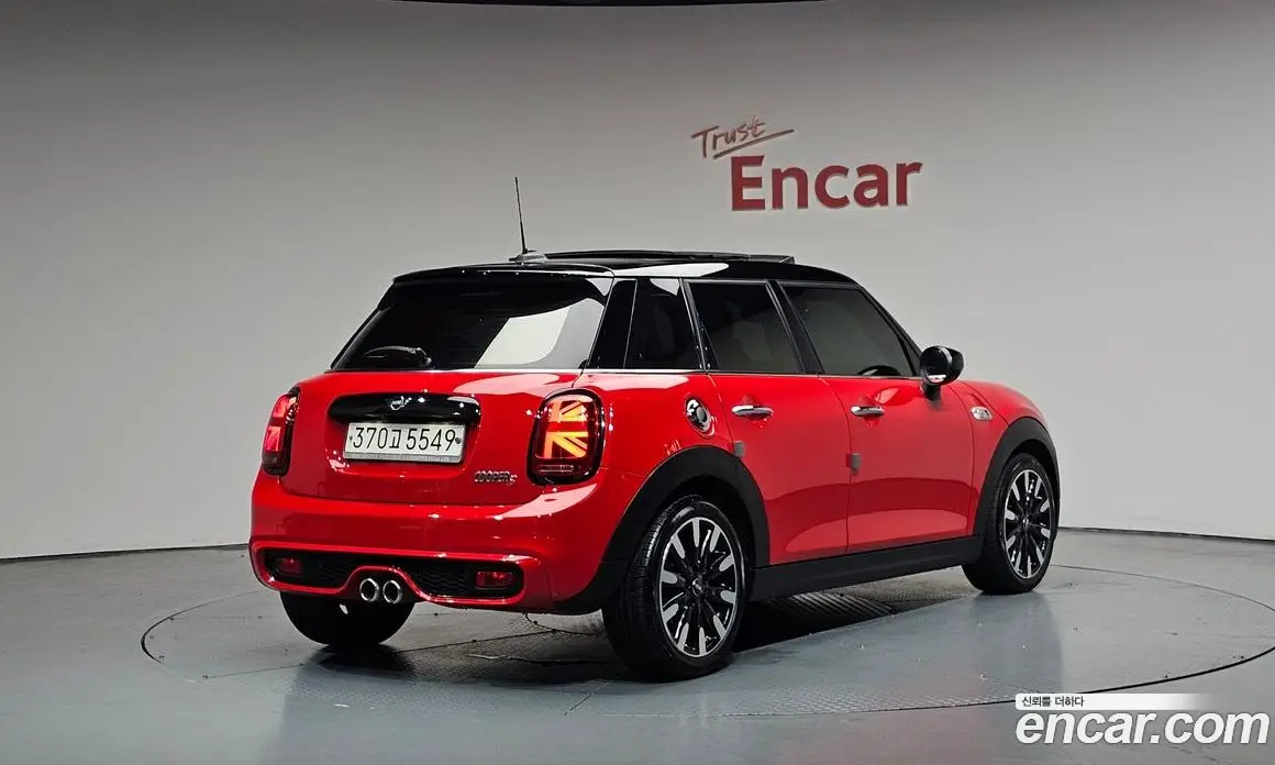 Mini Cooper 2020 2.0 автомат (гидро), фото 1 Mini Cooper 2020 2.0 автомат (гидро), фото 1