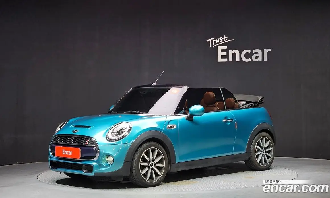 Mini Cooper Convertible 2017 2.0 автомат (гидро), фото 1 Mini Cooper Convertible 2017 2.0 автомат (гидро), фото 1