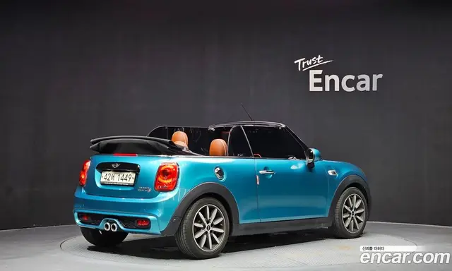 Mini Cooper Convertible 2017 2.0 автомат (гидро), миниатюра 2 Mini Cooper Convertible 2017 2.0 автомат (гидро), миниатюра 2