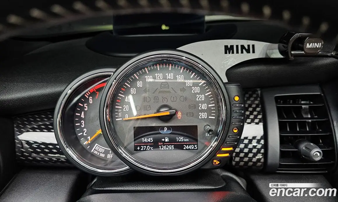Mini Cooper Convertible 2017 2.0 автомат (гидро), фото 11 Mini Cooper Convertible 2017 2.0 автомат (гидро), фото 11