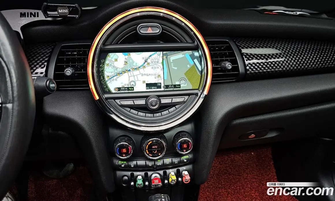 Mini Cooper Convertible 2017 2.0 автомат (гидро), фото 19 Mini Cooper Convertible 2017 2.0 автомат (гидро), фото 19