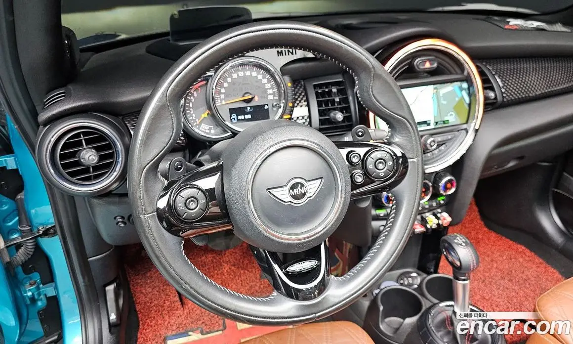 Mini Cooper Convertible 2017 2.0 автомат (гидро), фото 20 Mini Cooper Convertible 2017 2.0 автомат (гидро), фото 20