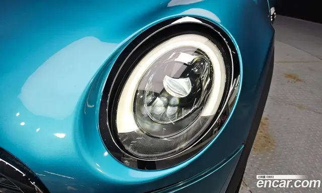 Mini Cooper Convertible 2017 2.0 автомат (гидро), миниатюра 8 Mini Cooper Convertible 2017 2.0 автомат (гидро), миниатюра 8