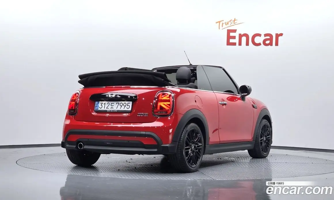 Mini Cooper Convertible 2024 1.5 автомат (гидро), фото 1 Mini Cooper Convertible 2024 1.5 автомат (гидро), фото 1