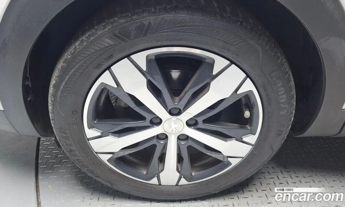 Peugeot 5008 2022 1.5 автомат (гидро), фото 5 Peugeot 5008 2022 1.5 автомат (гидро), фото 5