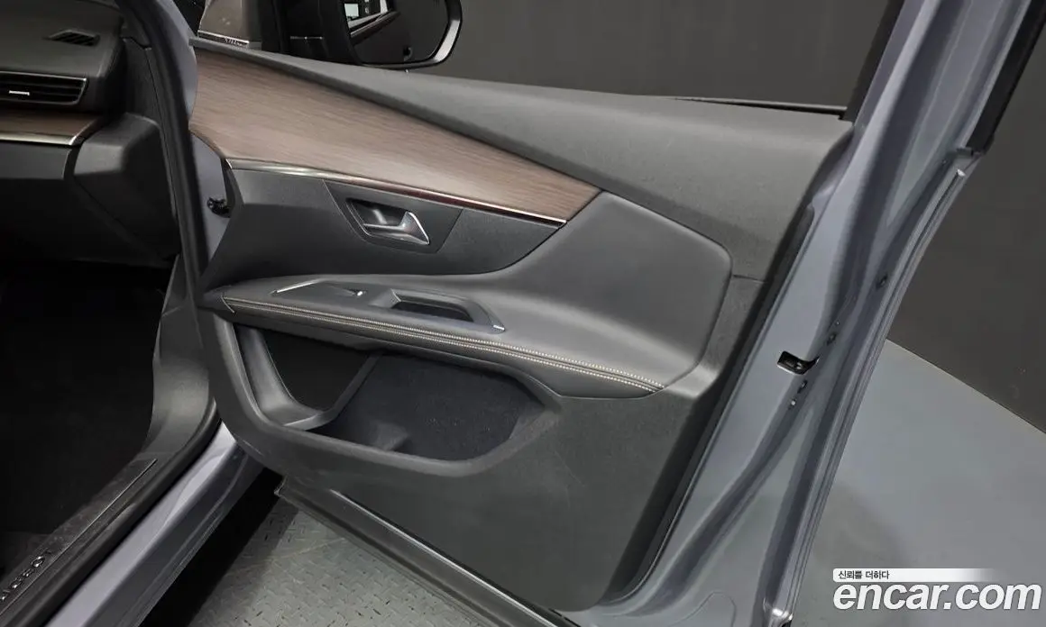 Peugeot 5008 2024 1.2 автомат (гидро), фото 14 Peugeot 5008 2024 1.2 автомат (гидро), фото 14