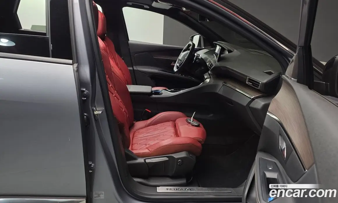 Peugeot 5008 2024 1.2 автомат (гидро), фото 17 Peugeot 5008 2024 1.2 автомат (гидро), фото 17