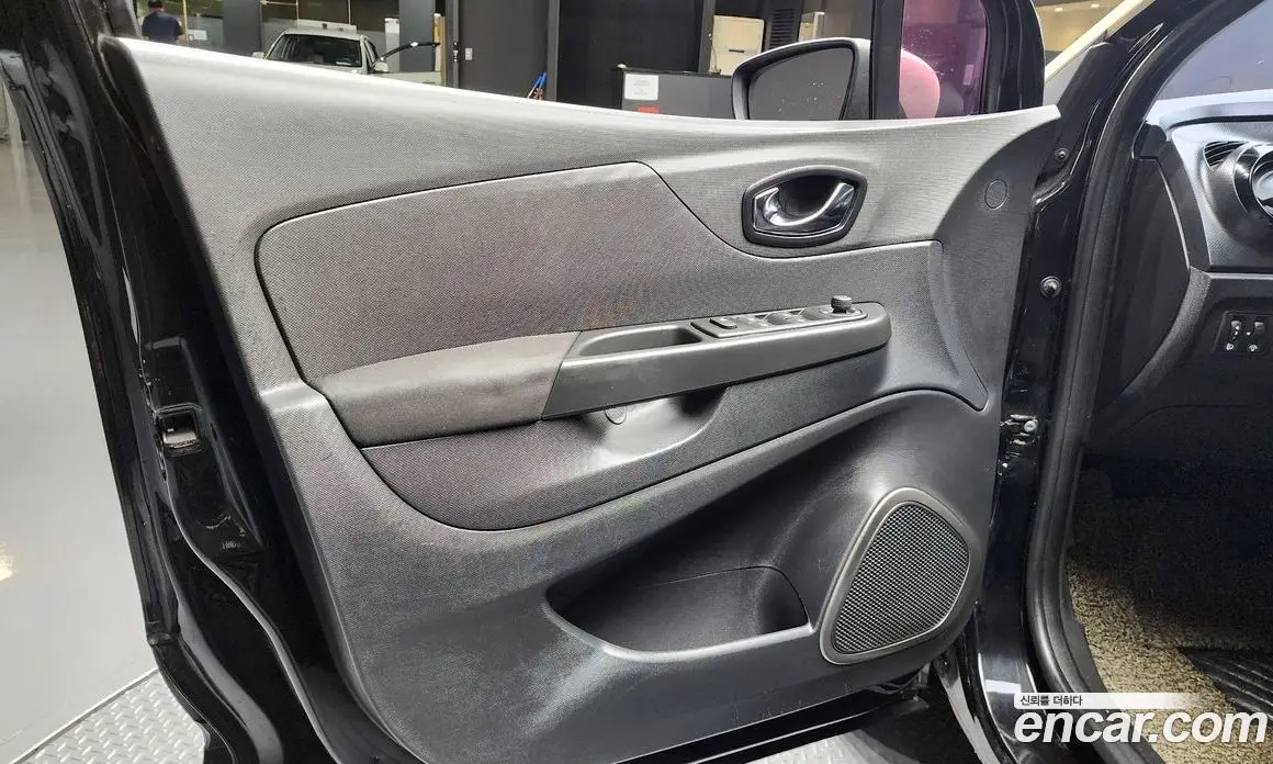 Renault (Samsung) QM3 2015 1.5 автомат (гидро), фото 13 Renault (Samsung) QM3 2015 1.5 автомат (гидро), фото 13