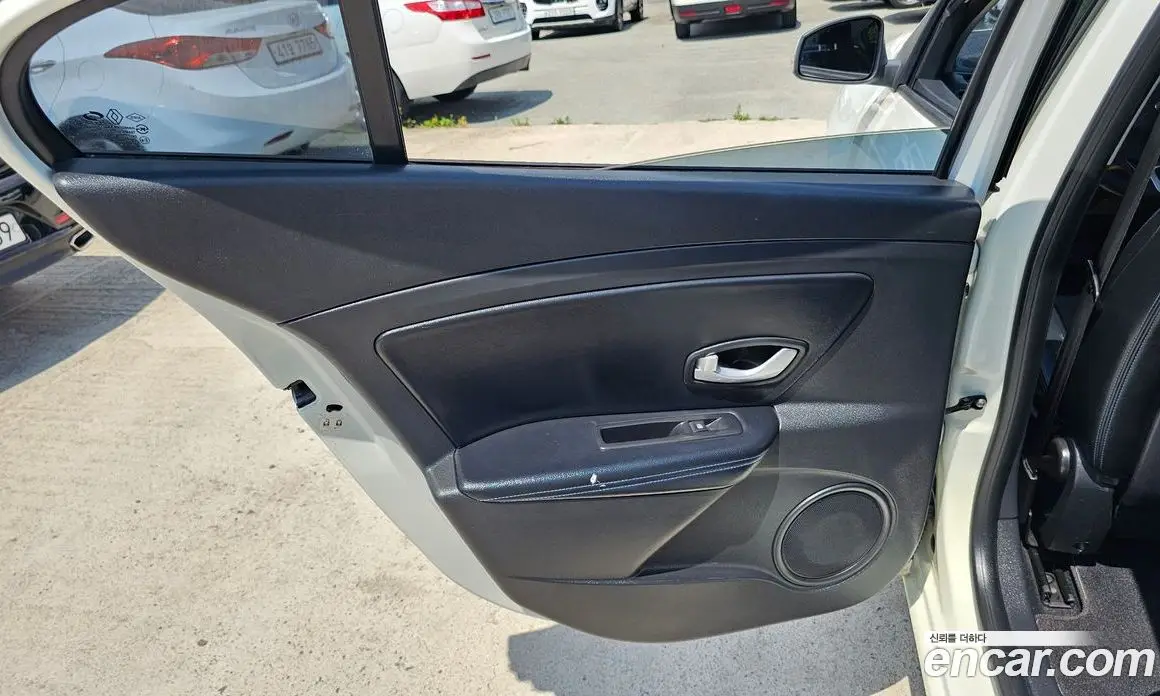 Renault (Samsung) SM3 2012 1.6 автомат (гидро), фото 15 Renault (Samsung) SM3 2012 1.6 автомат (гидро), фото 15