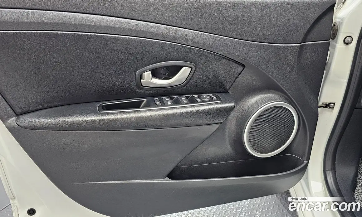 Renault (Samsung) SM3 2016 1.6 автомат (гидро), фото 13 Renault (Samsung) SM3 2016 1.6 автомат (гидро), фото 13