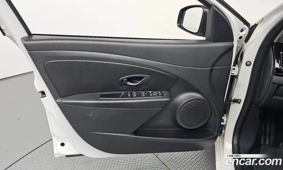 Renault (Samsung) SM3 2016 1.6 автомат (гидро), фото 14 Renault (Samsung) SM3 2016 1.6 автомат (гидро), фото 14