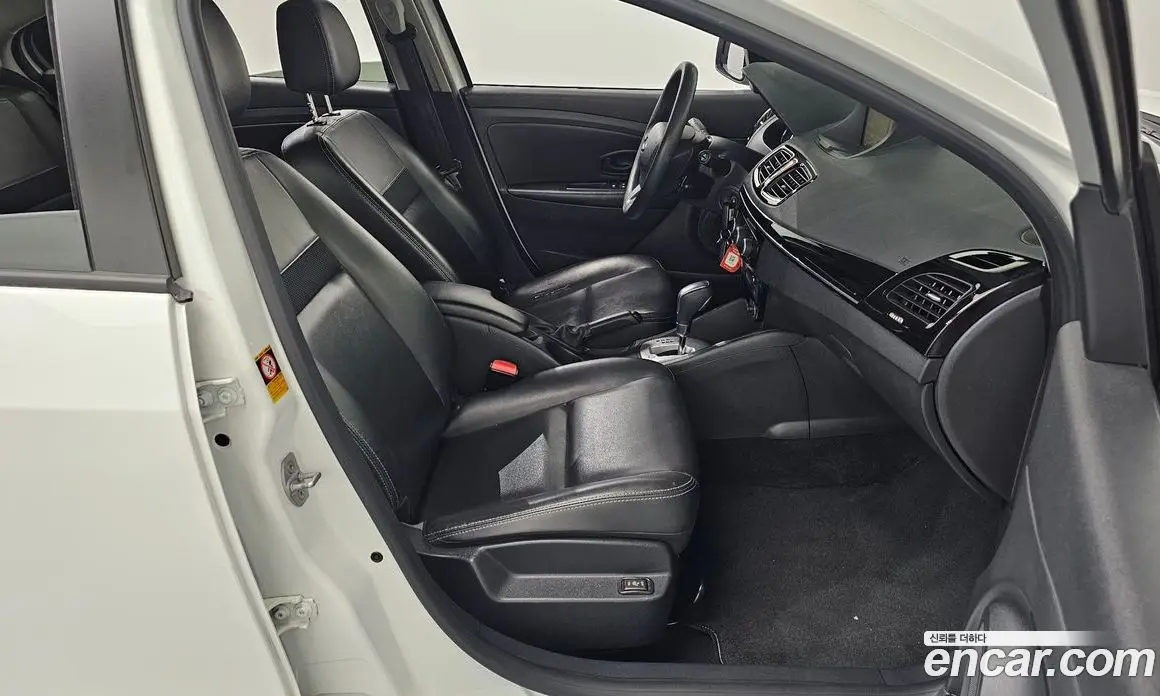 Renault (Samsung) SM3 2016 1.6 автомат (гидро), фото 16 Renault (Samsung) SM3 2016 1.6 автомат (гидро), фото 16