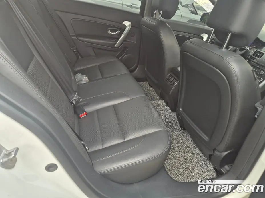 Renault (Samsung) SM5 2017 2.0 автомат (гидро), фото 10 Renault (Samsung) SM5 2017 2.0 автомат (гидро), фото 10