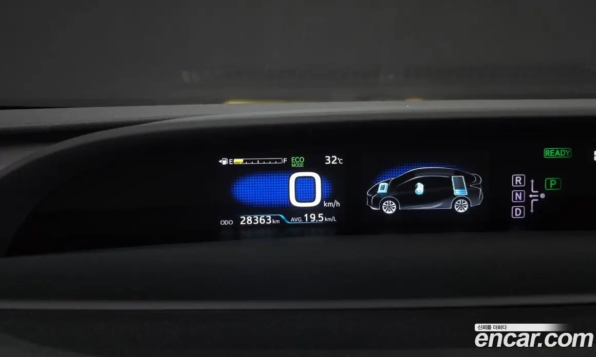 Toyota Prius 2017 1.8 автомат (гидро), фото 11