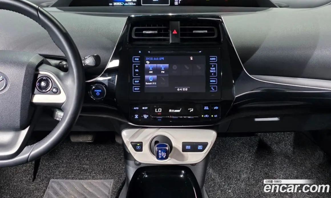 Toyota Prius 2017 1.8 автомат (гидро), фото 20