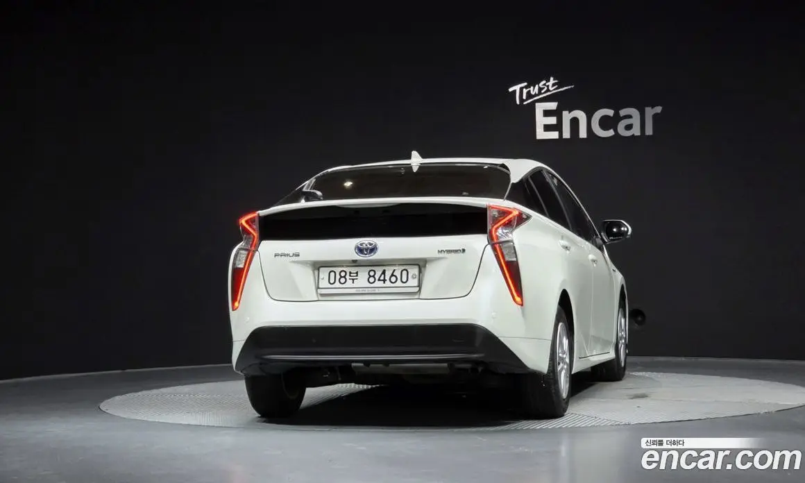 Toyota Prius 2017 1.8 автомат (гидро), фото 4