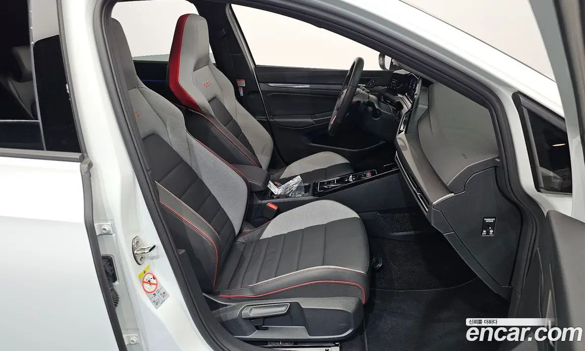 Volkswagen Golf 2024 2.0 автомат (гидро), фото 16 Volkswagen Golf 2024 2.0 автомат (гидро), фото 16
