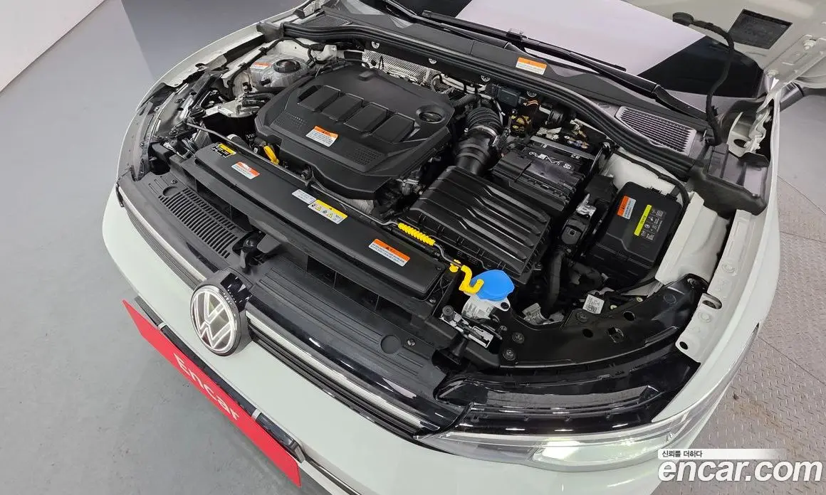 Volkswagen Golf 2025 2.0 автомат (гидро), фото 6 Volkswagen Golf 2025 2.0 автомат (гидро), фото 6
