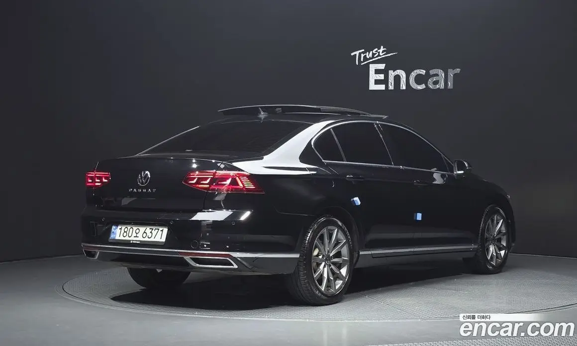 Volkswagen Passat 2021 2.0 автомат (гидро), фото 2 Volkswagen Passat 2021 2.0 автомат (гидро), фото 2