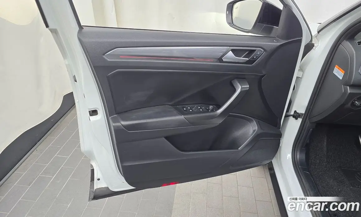 Volkswagen T-Roc 2021 2.0 автомат (гидро), фото 14 Volkswagen T-Roc 2021 2.0 автомат (гидро), фото 14