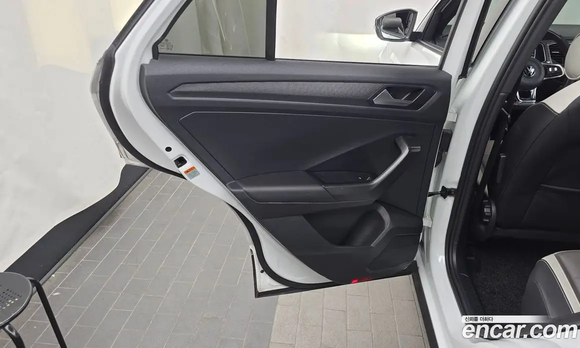 Volkswagen T-Roc 2021 2.0 автомат (гидро), фото 15 Volkswagen T-Roc 2021 2.0 автомат (гидро), фото 15