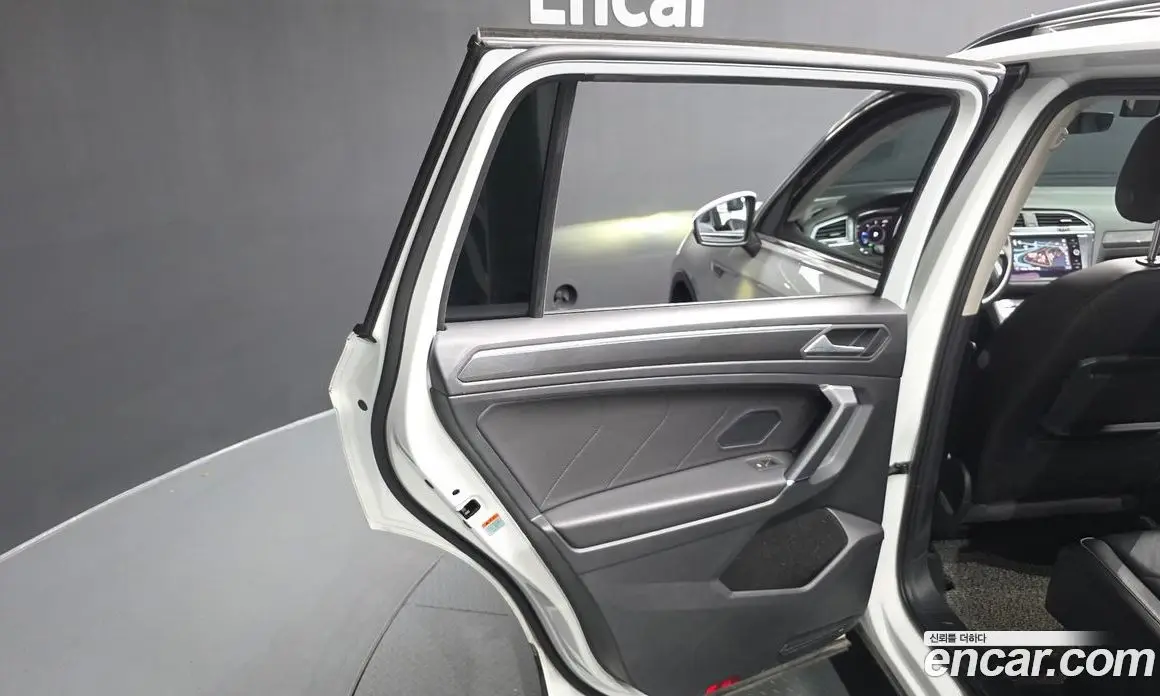 Volkswagen Tiguan 2020 2.0 автомат (гидро), фото 15 Volkswagen Tiguan 2020 2.0 автомат (гидро), фото 15