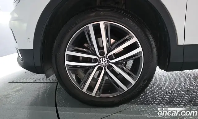 Volkswagen Tiguan 2020 2.0 автомат (гидро), миниатюра 5 Volkswagen Tiguan 2020 2.0 автомат (гидро), миниатюра 5