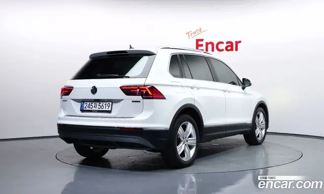 Volkswagen Tiguan 2020 2.0 автомат (гидро), миниатюра 2