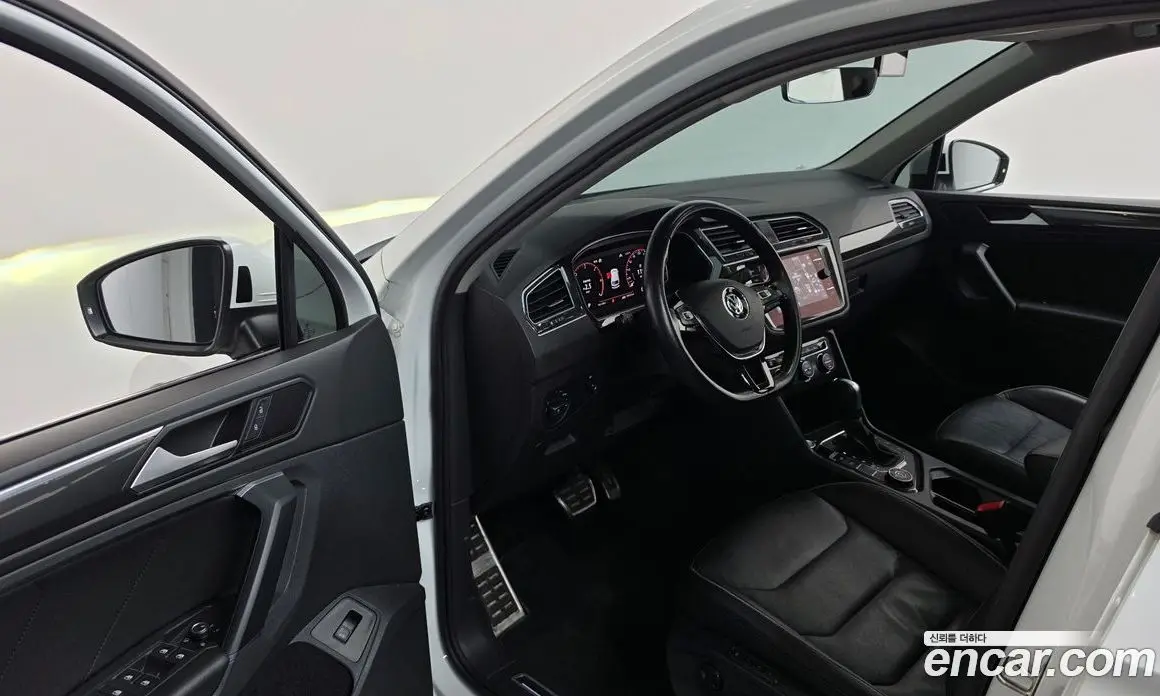 Volkswagen Tiguan 2020 2.0 автомат (гидро), фото 13
