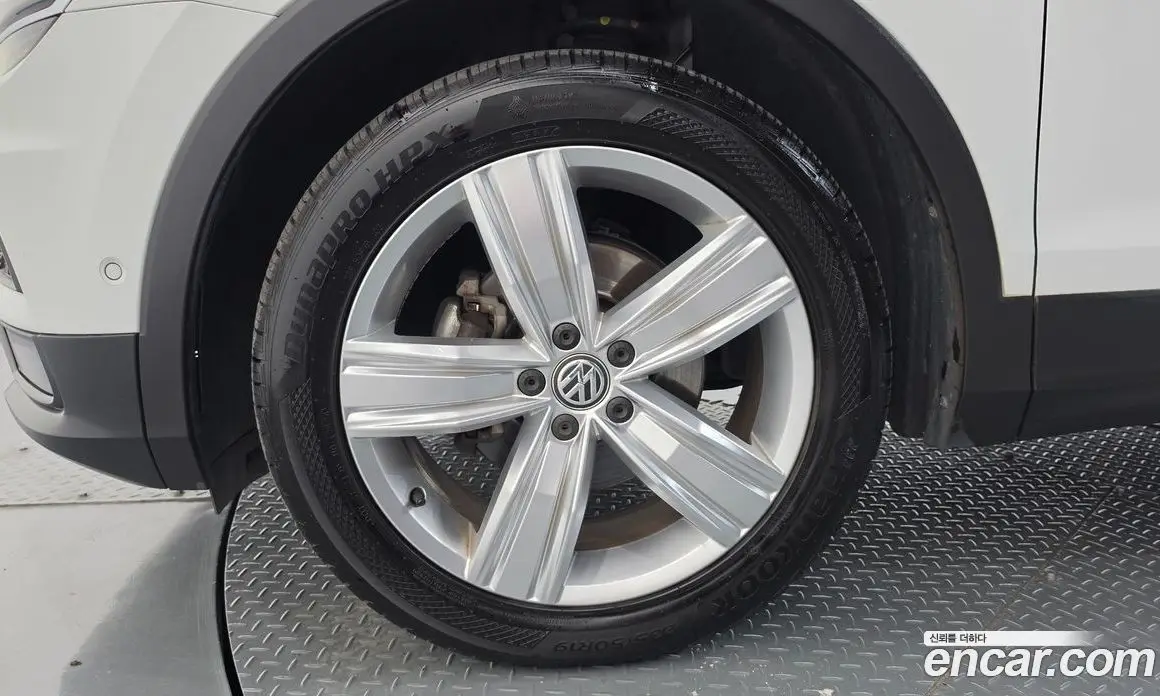 Volkswagen Tiguan 2020 2.0 автомат (гидро), фото 5