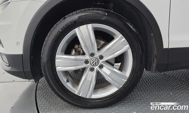 Volkswagen Tiguan 2020 2.0 автомат (гидро), миниатюра 5
