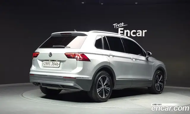 Volkswagen Tiguan 2020 2.0 автомат (гидро), миниатюра 2 Volkswagen Tiguan 2020 2.0 автомат (гидро), миниатюра 2